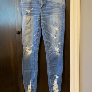 Women’s American Eagle jeans